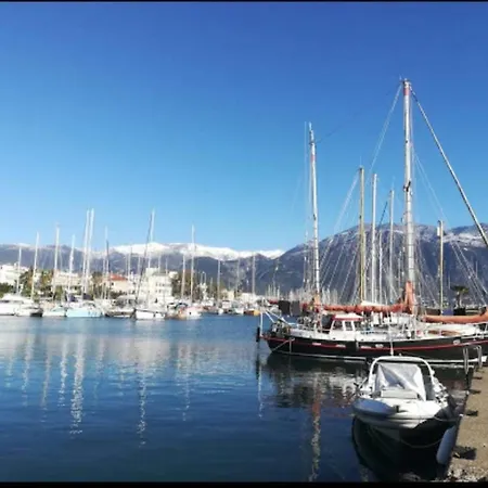 Marina Bay 1 Bedroom Apartment Kalamata
